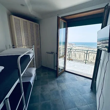 Newhouse Victoria - Sea View