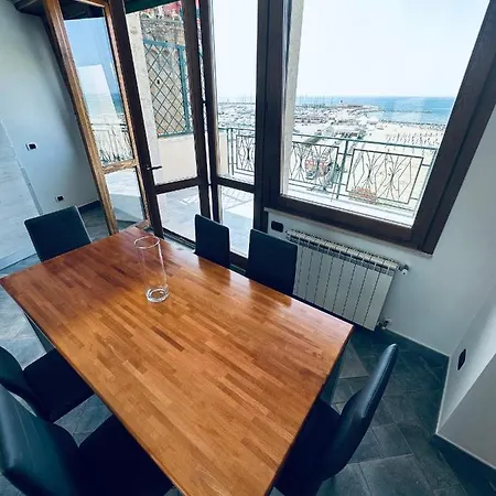 Newhouse Victoria - Sea View *