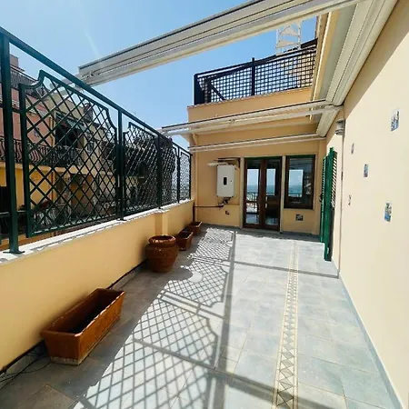 Newhouse Victoria - Sea View *
