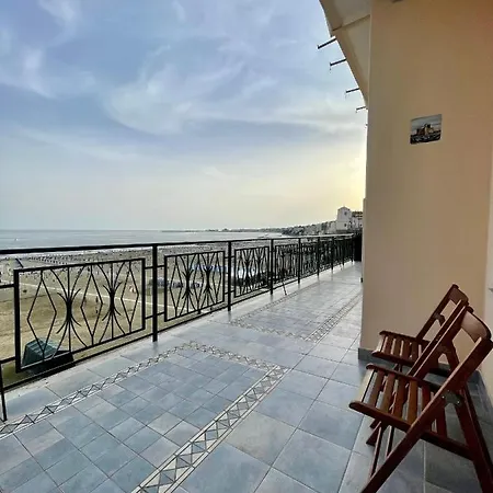 Newhouse Victoria - Sea View